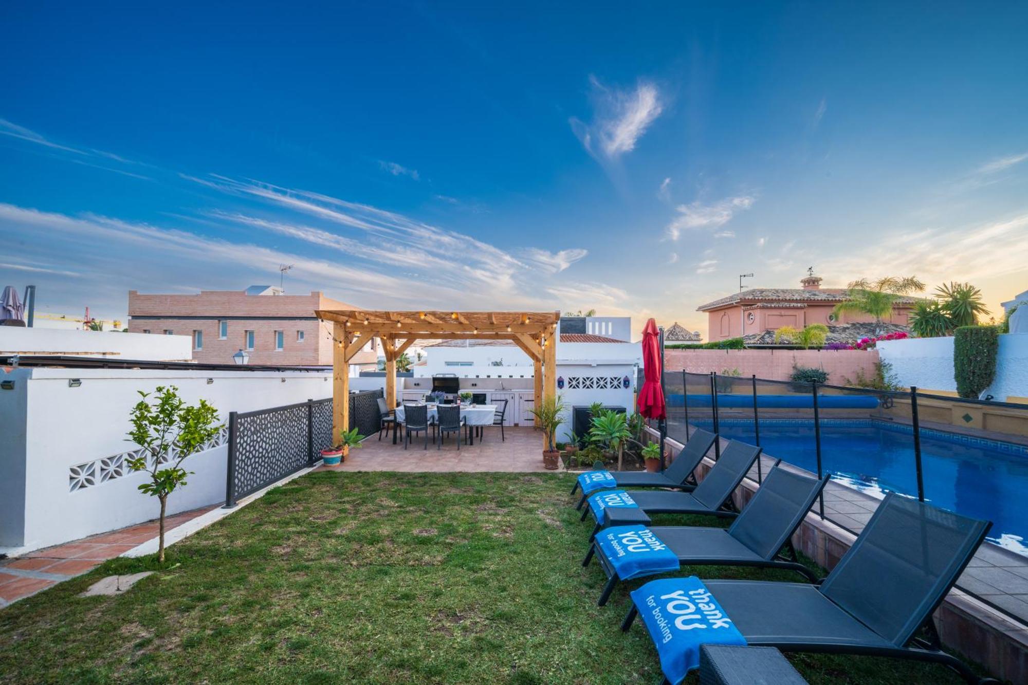 Typical Beach House Las Chapas Playa With Heated Pool Marbella Exterior photo